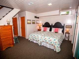 Lower Bedroom Suite